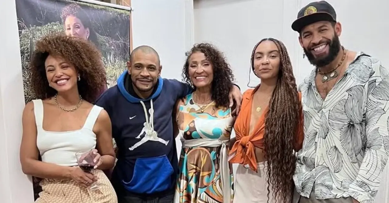 Família - Sheron Mennezes