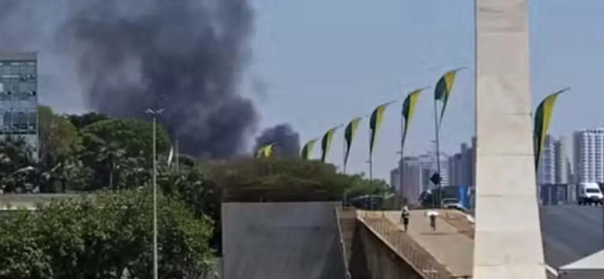 Incêndio - banheiro químico - Brasília