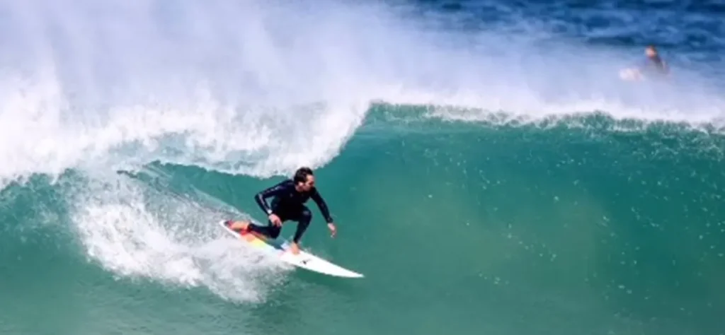 Mercury Psillakis - surfista - ataque tubarão