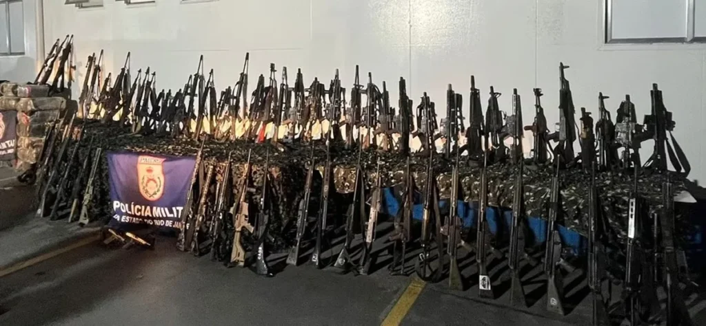 Fuzis - Operação contra Comando Vermelho - RJ