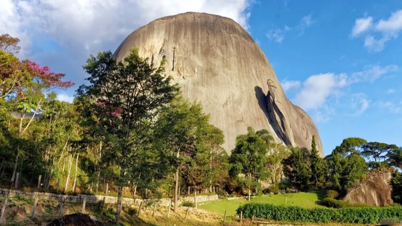 Pedra Azul 01