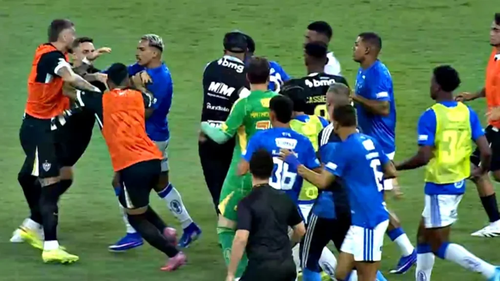 Briga generalizada - Cruzeiro e Atlético-MG