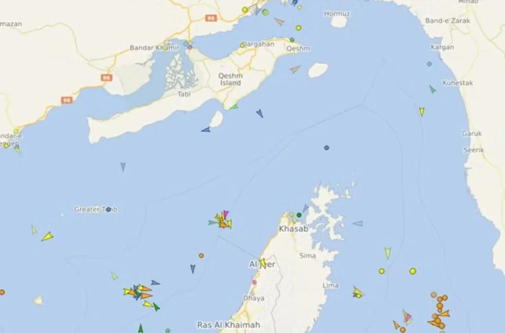 Estreito de Ormuz - fechado após início da guerra
