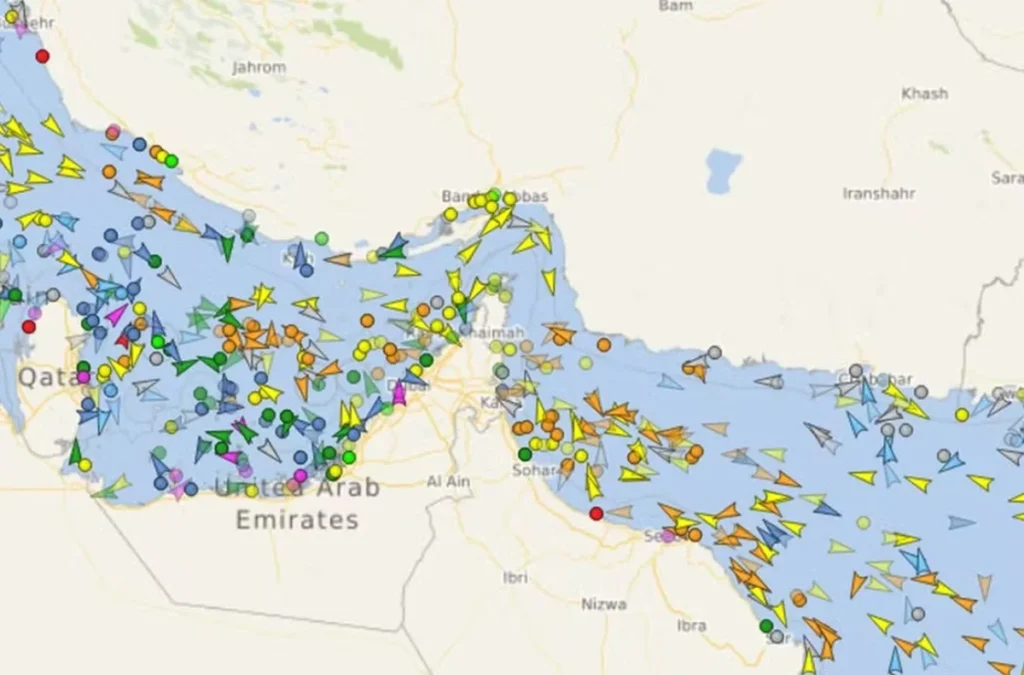 Estreito de Ormuz - movimentação retomada após trégua