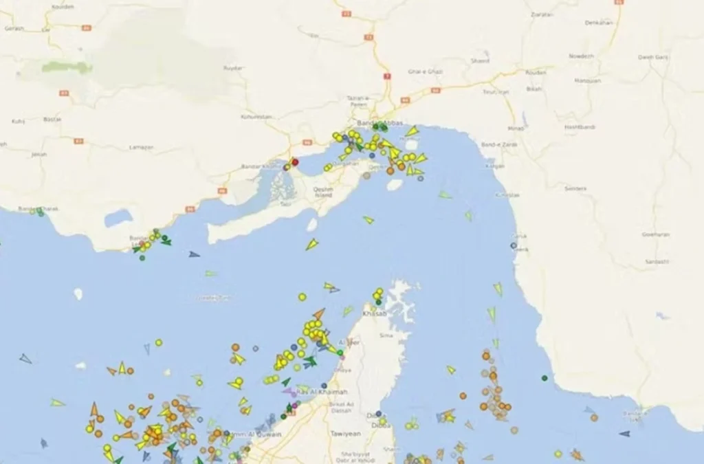 Estreito de Ormuz - trafego volta a ser interrompido