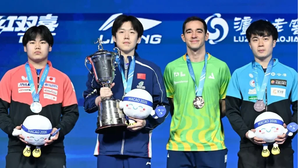 Hugo Calderano - bronze